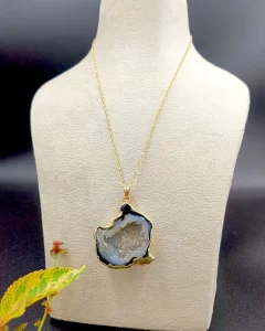 Crystal Cove Druzy Stone Pendant Necklace – Black Mirage