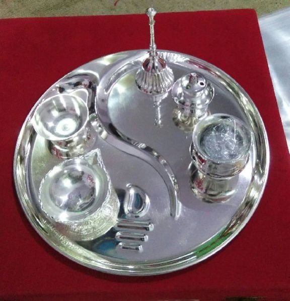 brass-pooja-thali-03-1508822106_p_3412095_637001
