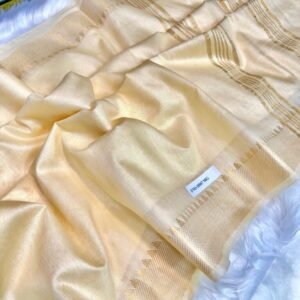 Exquisite Handcrafted Cream Bapta Tussar Mangalgiri Saree with Delicate Zari Accents